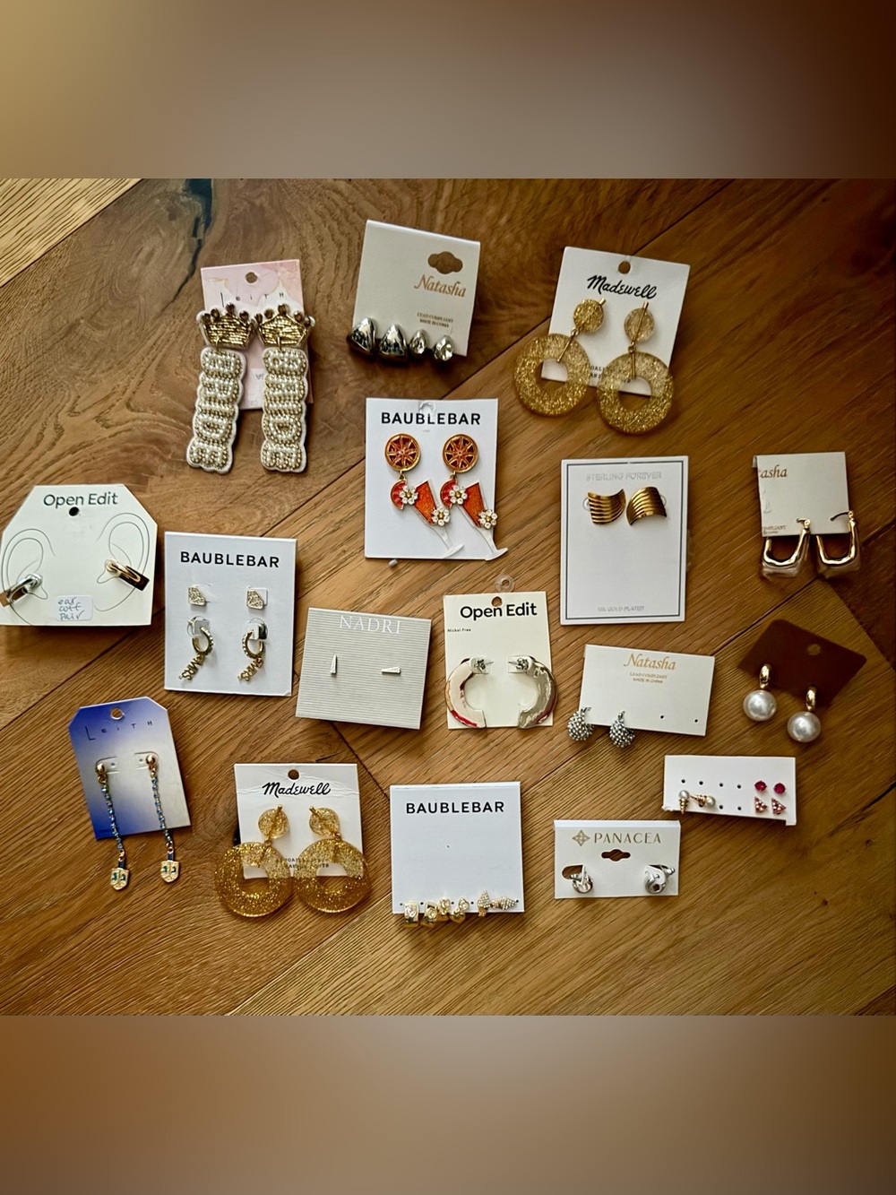 Lot of over 20 pairs of earrings/ear cuffs BaubleBar Leith never worn